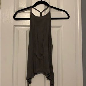 gray tank top